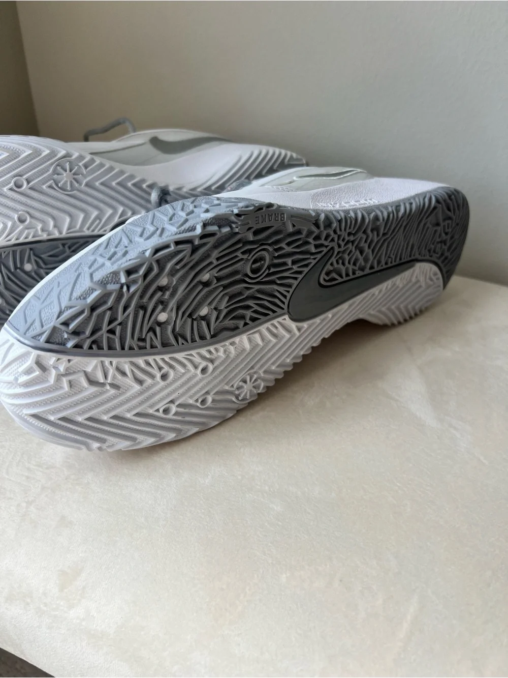 NIKE HyperAce 3 Unisex Volleyball Shoes Size 12.5 NWOT